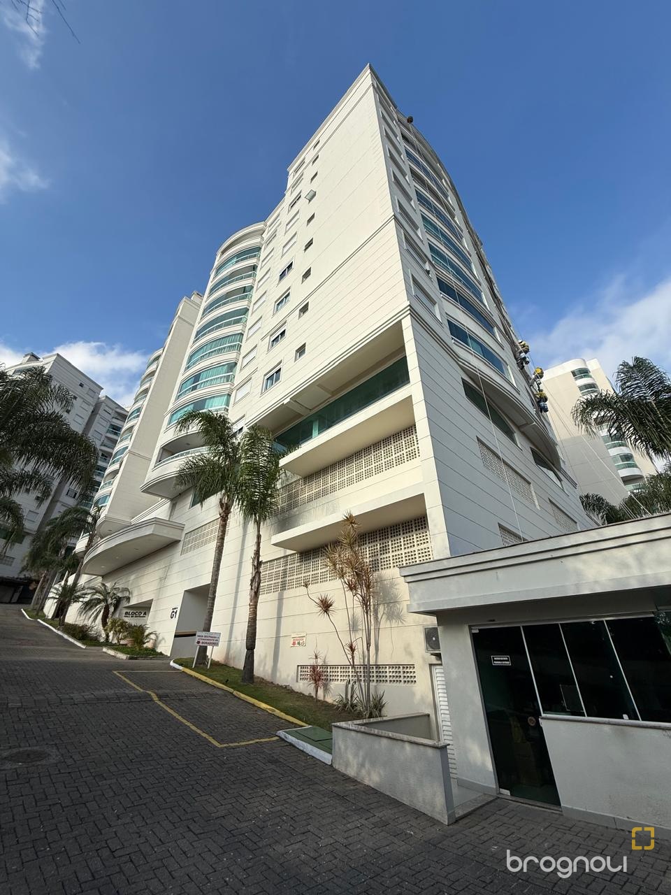 Apartamento com 77m², 2 quartos (sendo 1 suíte), 1 garagem, no bairro Itacorubi em Florianópolis