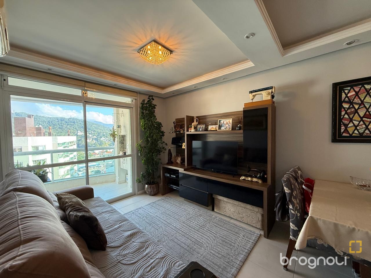 Apartamento com 77m², 2 quartos (sendo 1 suíte), 1 garagem, no bairro Itacorubi em Florianópolis