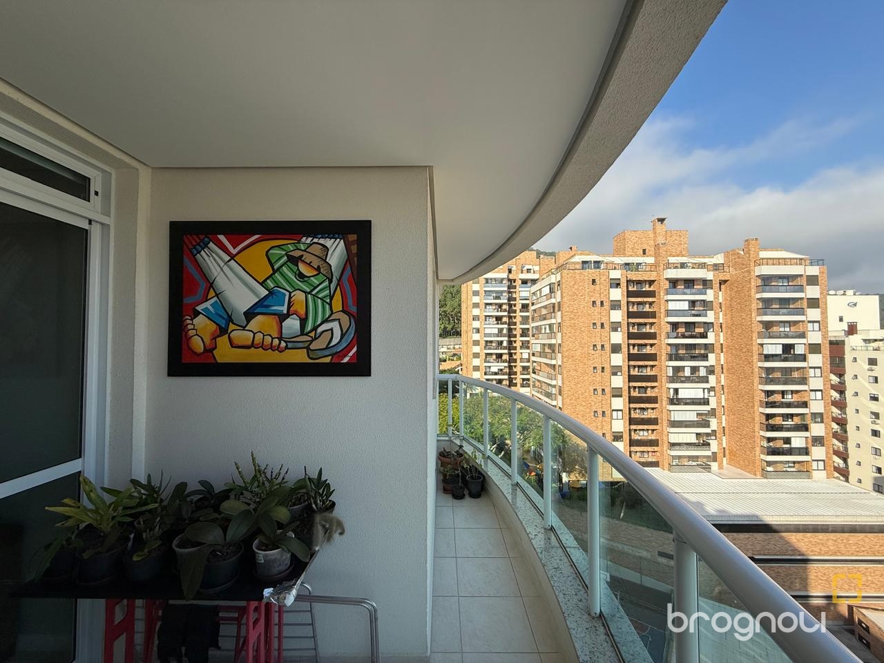 Apartamento com 77m², 2 quartos (sendo 1 suíte), 1 garagem, no bairro Itacorubi em Florianópolis