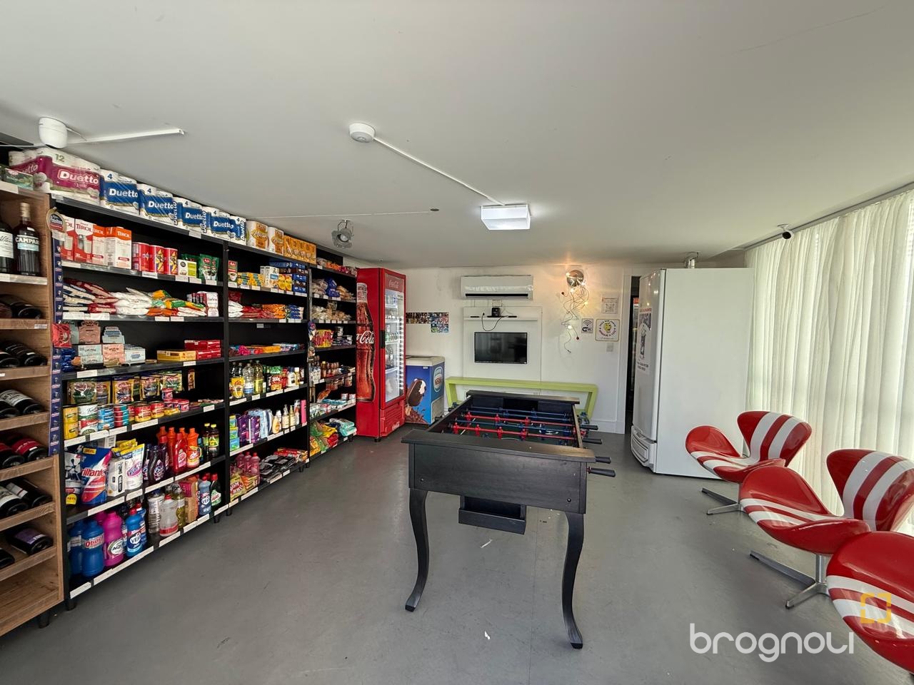 Apartamento com 77m², 2 quartos (sendo 1 suíte), 1 garagem, no bairro Itacorubi em Florianópolis