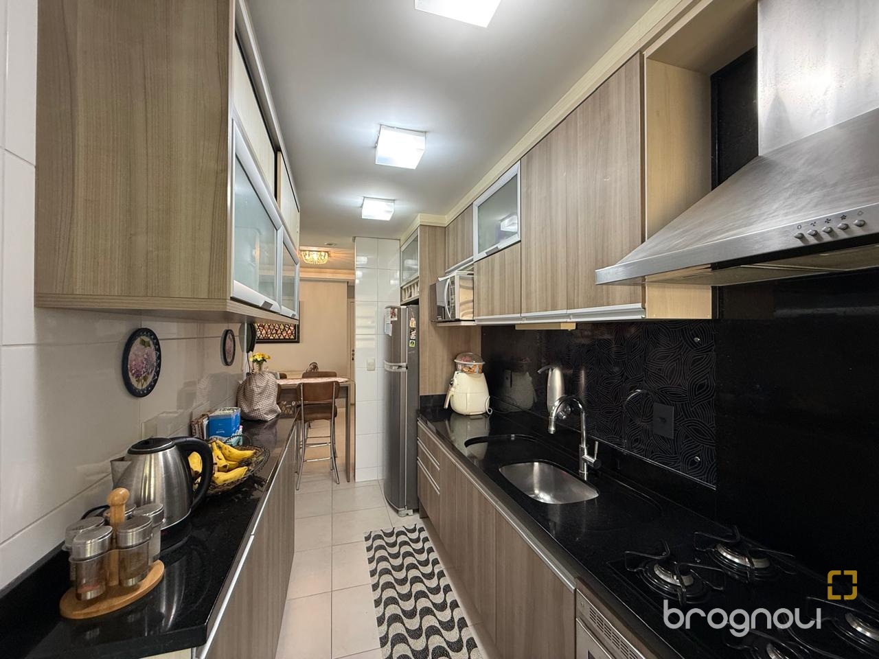 Apartamento com 77m², 2 quartos (sendo 1 suíte), 1 garagem, no bairro Itacorubi em Florianópolis