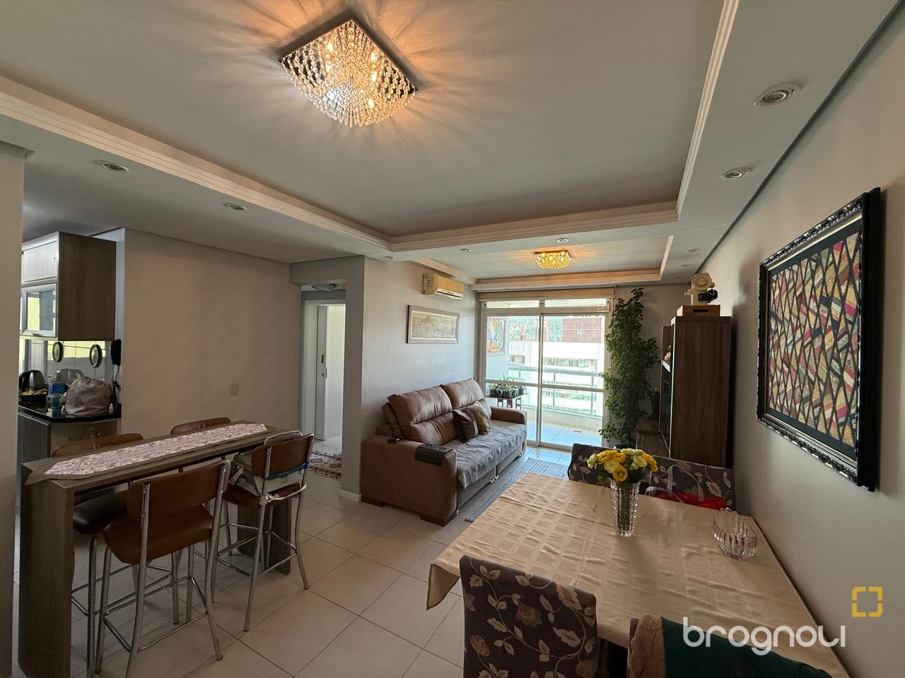 Apartamento com 77m², 2 quartos (sendo 1 suíte), 1 garagem, no bairro Itacorubi em Florianópolis