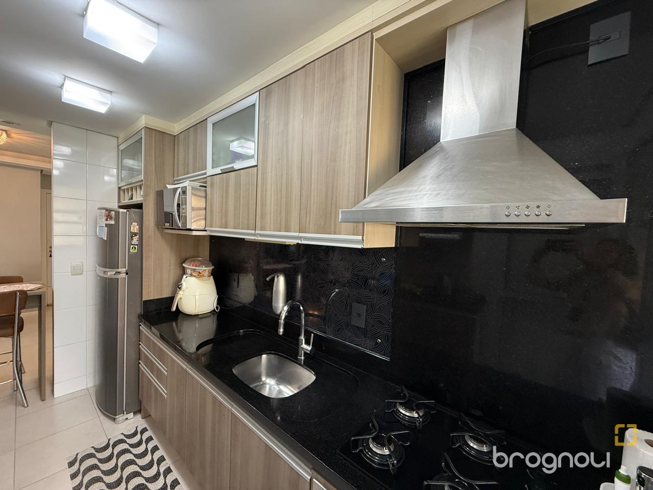 Apartamento com 77m², 2 quartos (sendo 1 suíte), 1 garagem, no bairro Itacorubi em Florianópolis