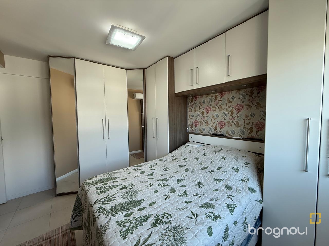 Apartamento com 77m², 2 quartos (sendo 1 suíte), 1 garagem, no bairro Itacorubi em Florianópolis