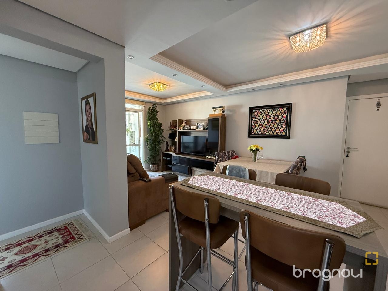 Apartamento com 77m², 2 quartos (sendo 1 suíte), 1 garagem, no bairro Itacorubi em Florianópolis