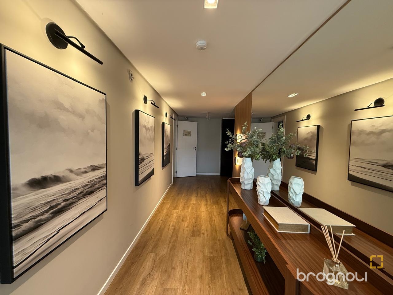 Apartamento com 77m², 2 quartos (sendo 1 suíte), 1 garagem, no bairro Itacorubi em Florianópolis
