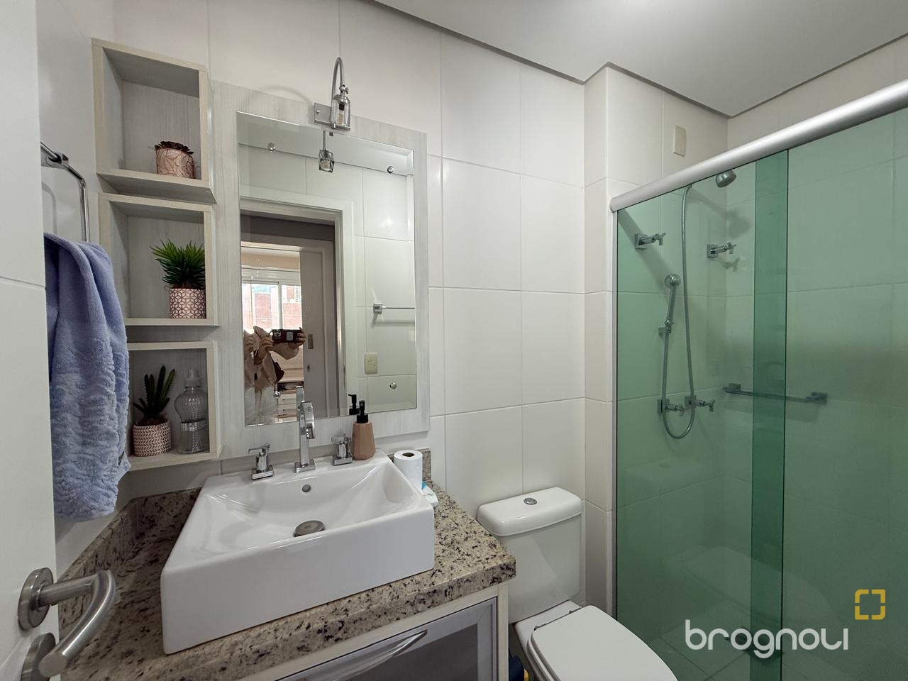 Apartamento com 77m², 2 quartos (sendo 1 suíte), 1 garagem, no bairro Itacorubi em Florianópolis