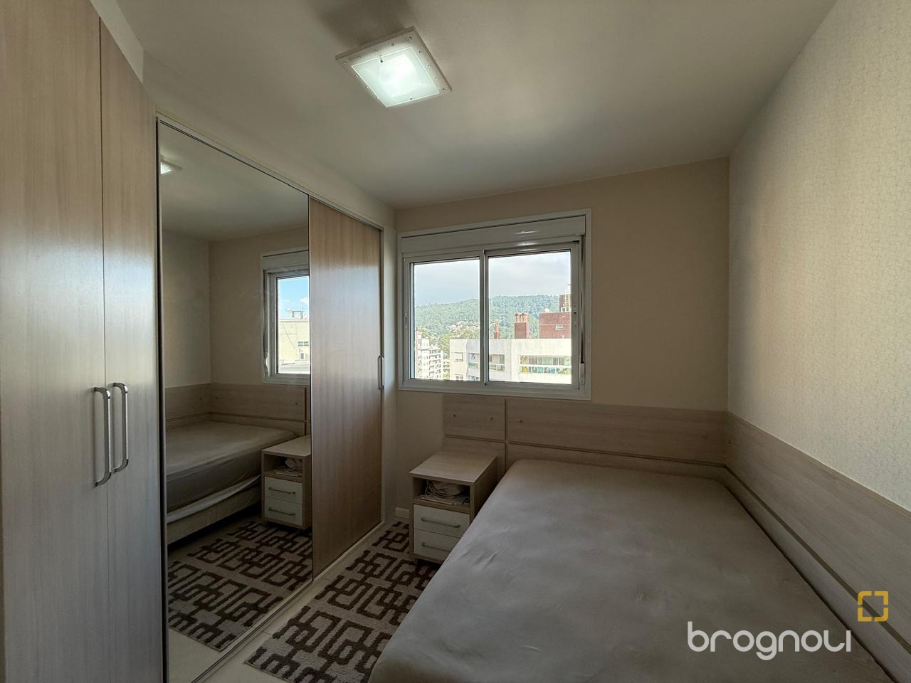 Apartamento com 77m², 2 quartos (sendo 1 suíte), 1 garagem, no bairro Itacorubi em Florianópolis