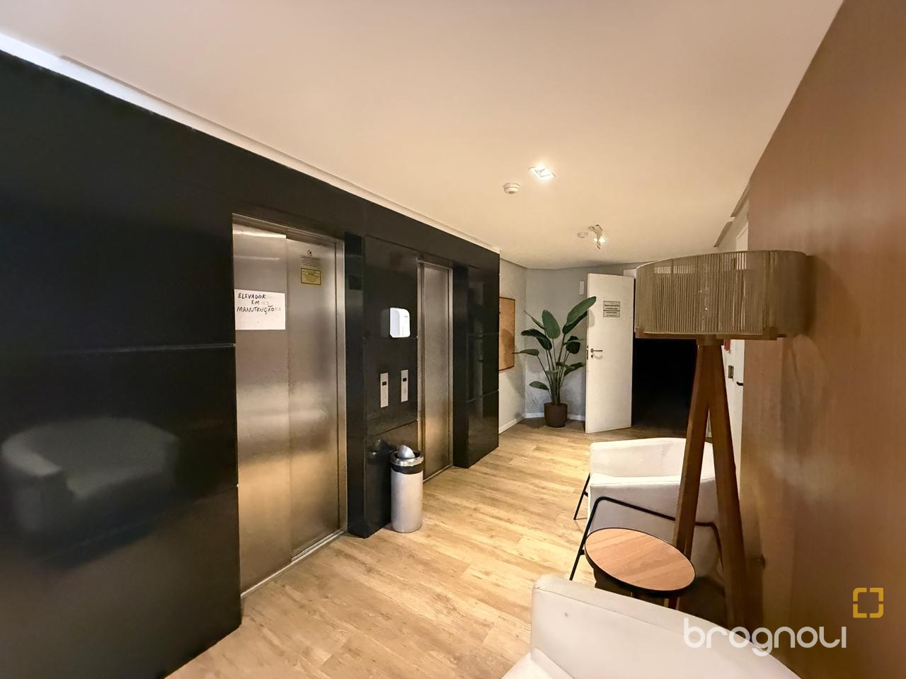 Apartamento com 77m², 2 quartos (sendo 1 suíte), 1 garagem, no bairro Itacorubi em Florianópolis