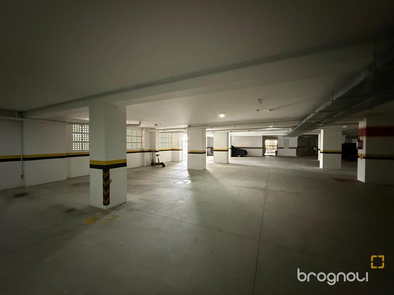 Apartamento com 77m², 2 quartos (sendo 1 suíte), 1 garagem, no bairro Itacorubi em Florianópolis
