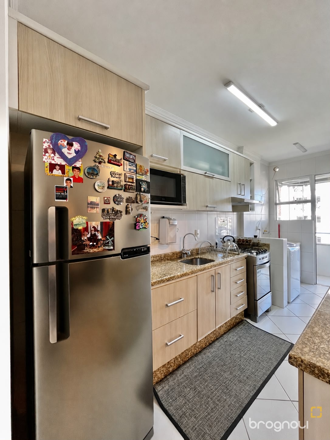 Apartamento com 69m², 2 quartos (sendo 1 suíte), 1 garagem, no bairro Barreiros em São José