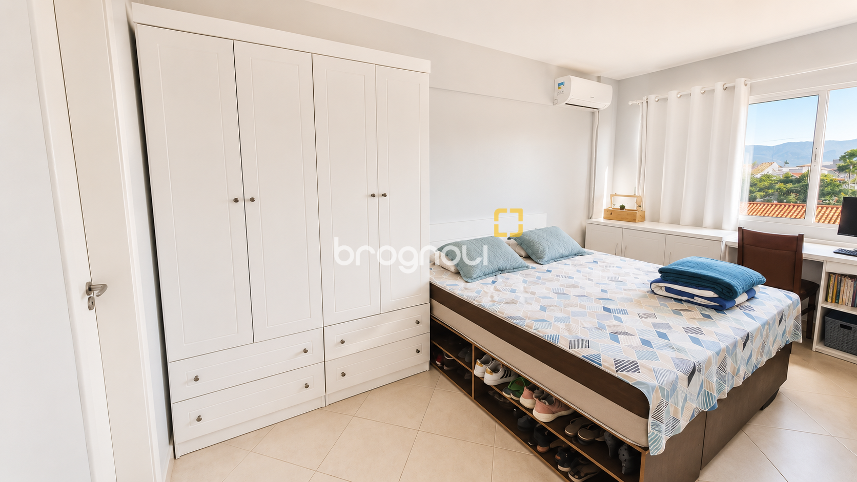 Apartamento com 73m², 2 quartos (sendo 1 suíte), 1 garagem, no bairro Carianos em Florianópolis