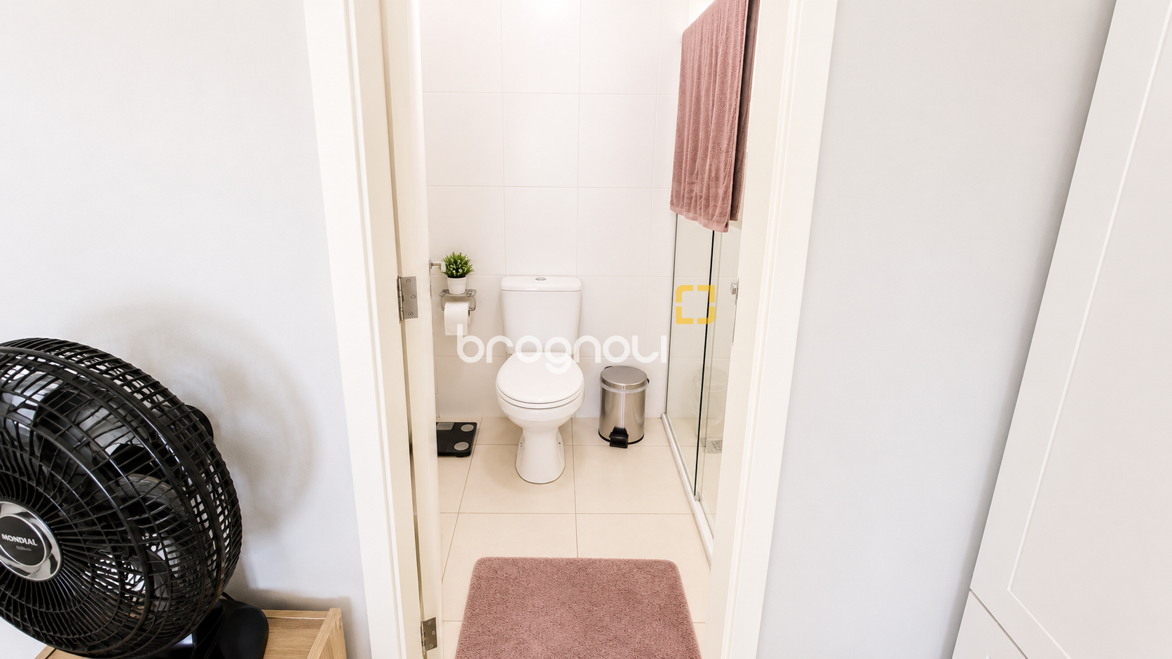 Apartamento com 73m², 2 quartos (sendo 1 suíte), 1 garagem, no bairro Carianos em Florianópolis