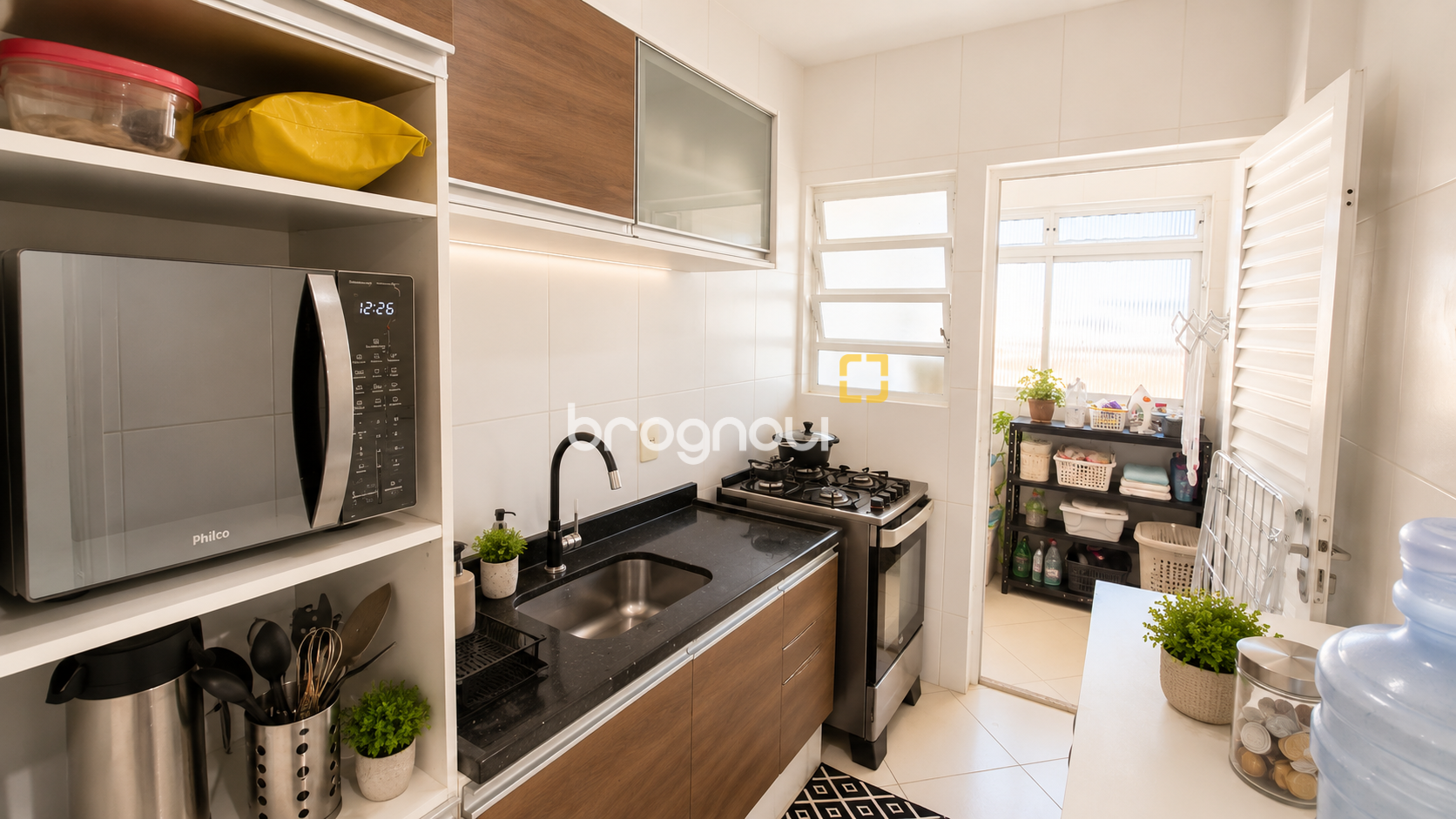 Apartamento com 73m², 2 quartos (sendo 1 suíte), 1 garagem, no bairro Carianos em Florianópolis