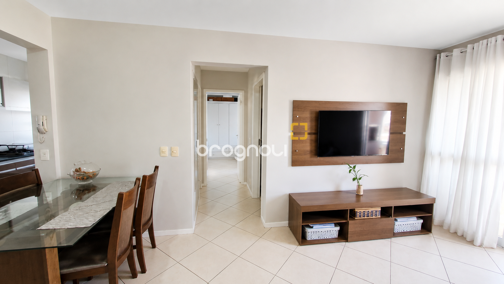 Apartamento com 73m², 2 quartos (sendo 1 suíte), 1 garagem, no bairro Carianos em Florianópolis