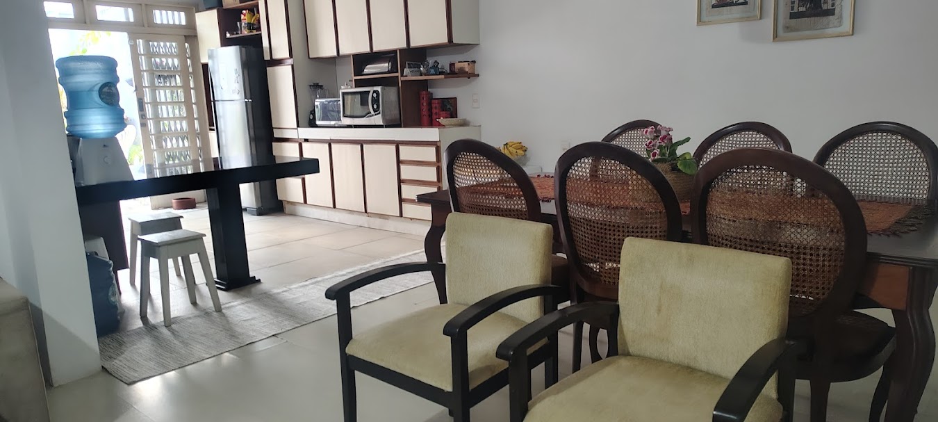 Casa com 218m², 3 quartos (sendo 1 suíte), 2 garagens, no bairro Bom Abrigo em Florianópolis