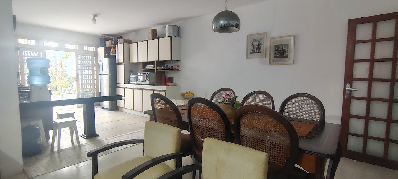 Casa com 218m², 3 quartos (sendo 1 suíte), 2 garagens, no bairro Bom Abrigo em Florianópolis