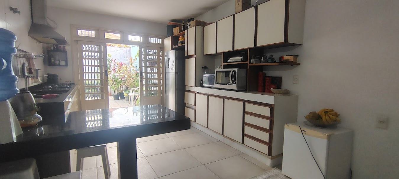 Casa com 218m², 3 quartos (sendo 1 suíte), 2 garagens, no bairro Bom Abrigo em Florianópolis