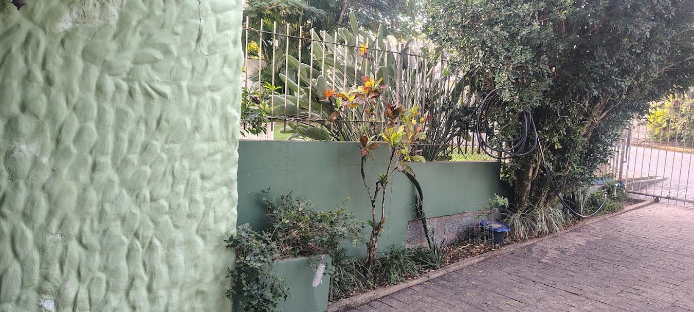 Casa com 218m², 3 quartos (sendo 1 suíte), 2 garagens, no bairro Bom Abrigo em Florianópolis