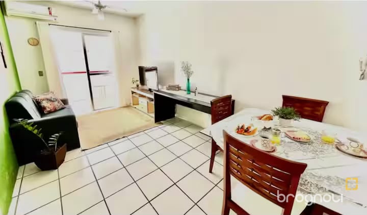 Apartamento com 51m², 1 quarto, 1 garagem, no bairro Ingleses do Rio Vermelho em Florianópolis