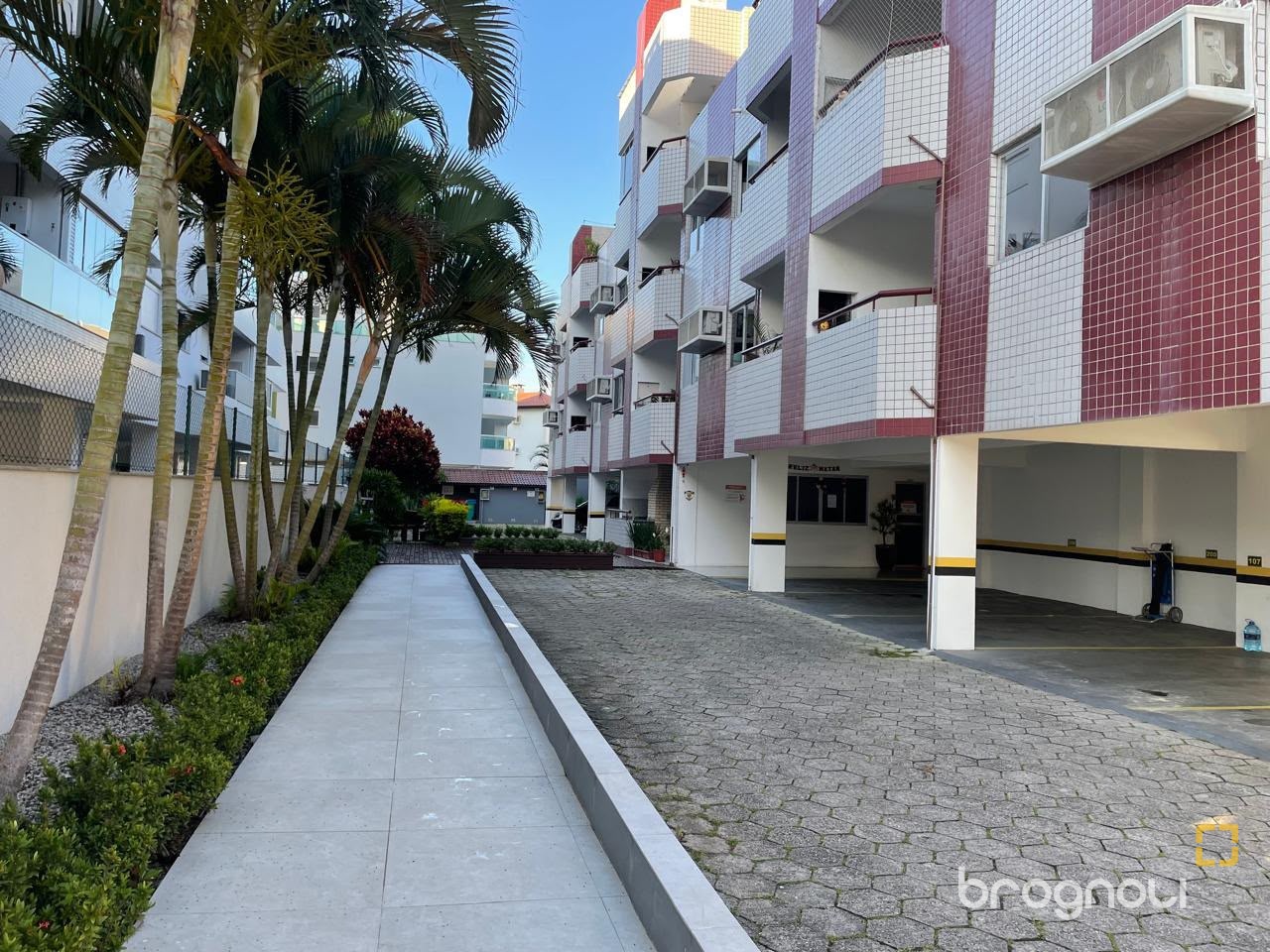 Apartamento com 51m², 1 quarto, 1 garagem, no bairro Ingleses do Rio Vermelho em Florianópolis