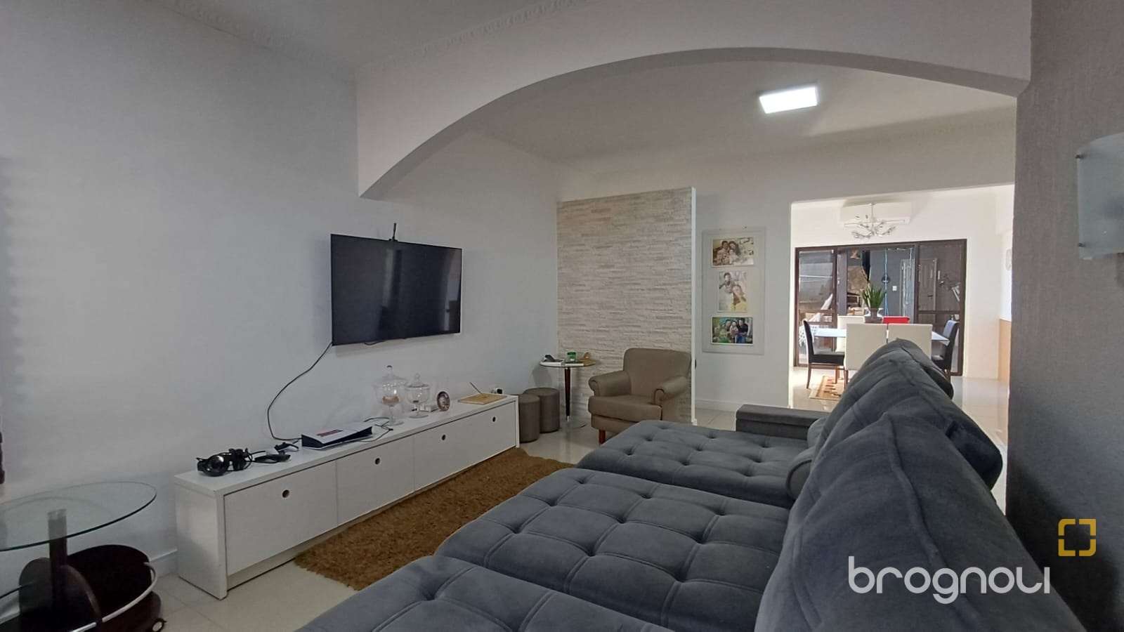 Casa com 119m², 3 quartos (sendo 1 suíte), 3 garagens, no bairro Costeira do Pirajubaé em Florianópolis
