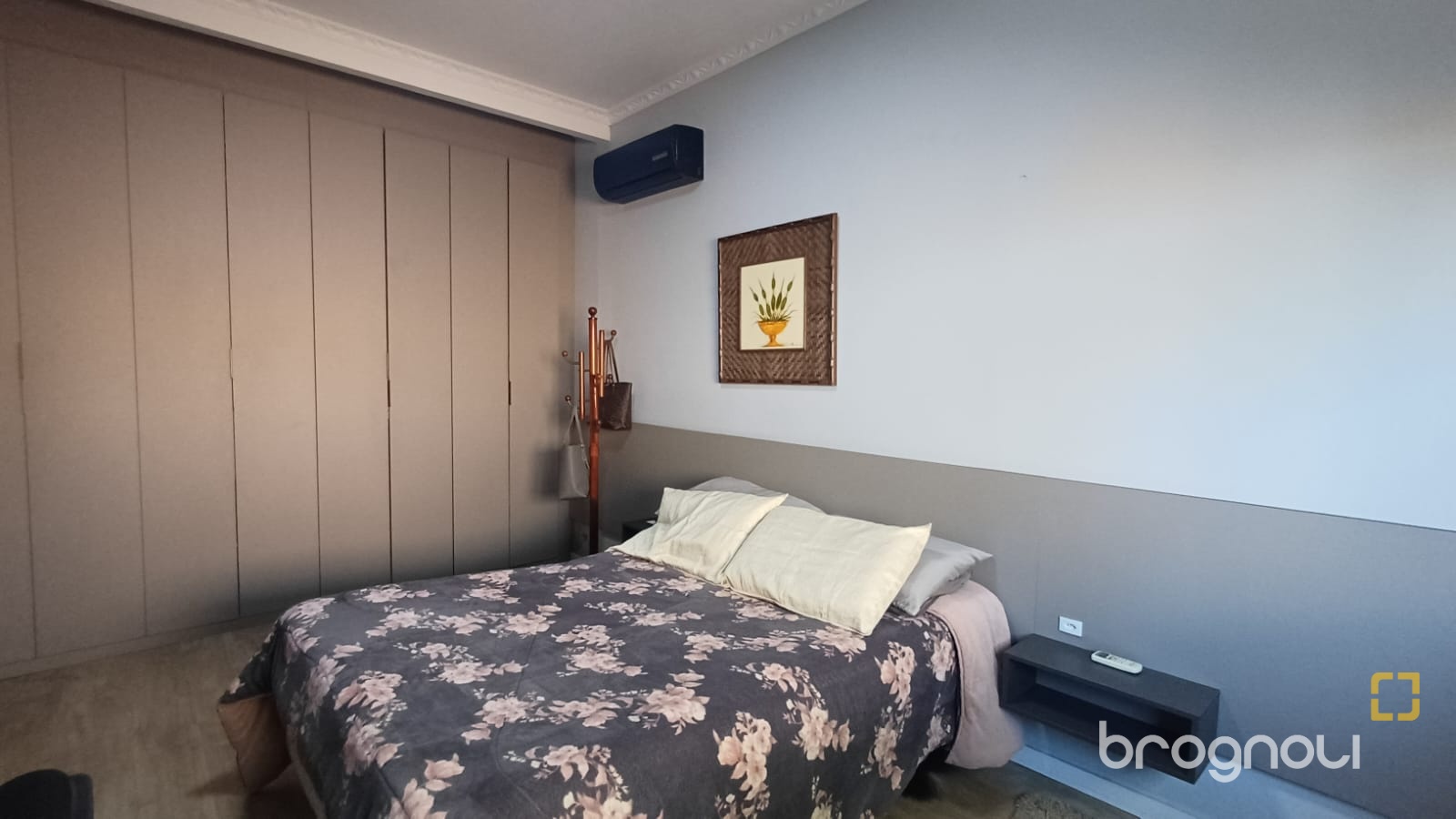 Casa com 119m², 3 quartos (sendo 1 suíte), 3 garagens, no bairro Costeira do Pirajubaé em Florianópolis