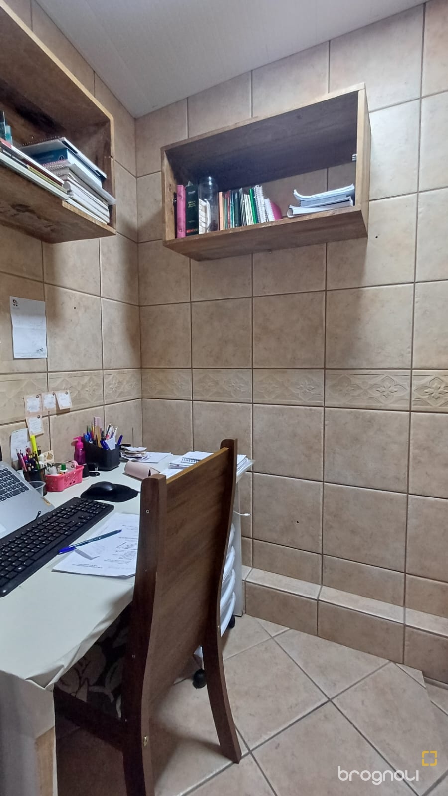 Casa com 119m², 3 quartos (sendo 1 suíte), 3 garagens, no bairro Costeira do Pirajubaé em Florianópolis