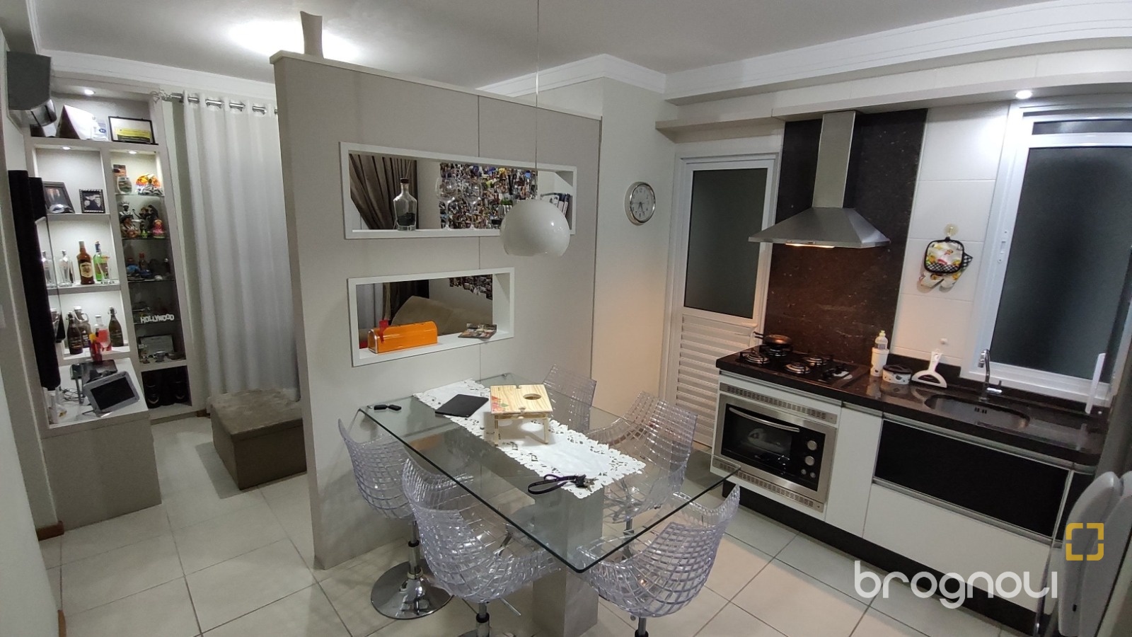 Apartamento com 45m², 1 quarto, 1 garagem, no bairro Campinas em São José