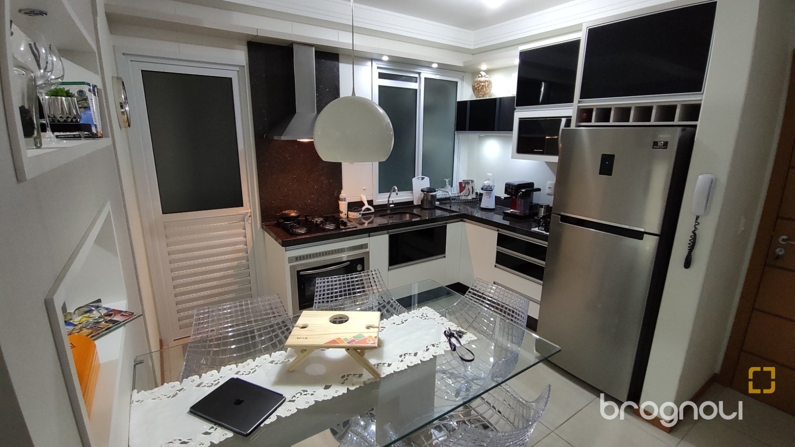 Apartamento com 45m², 1 quarto, 1 garagem, no bairro Campinas em São José