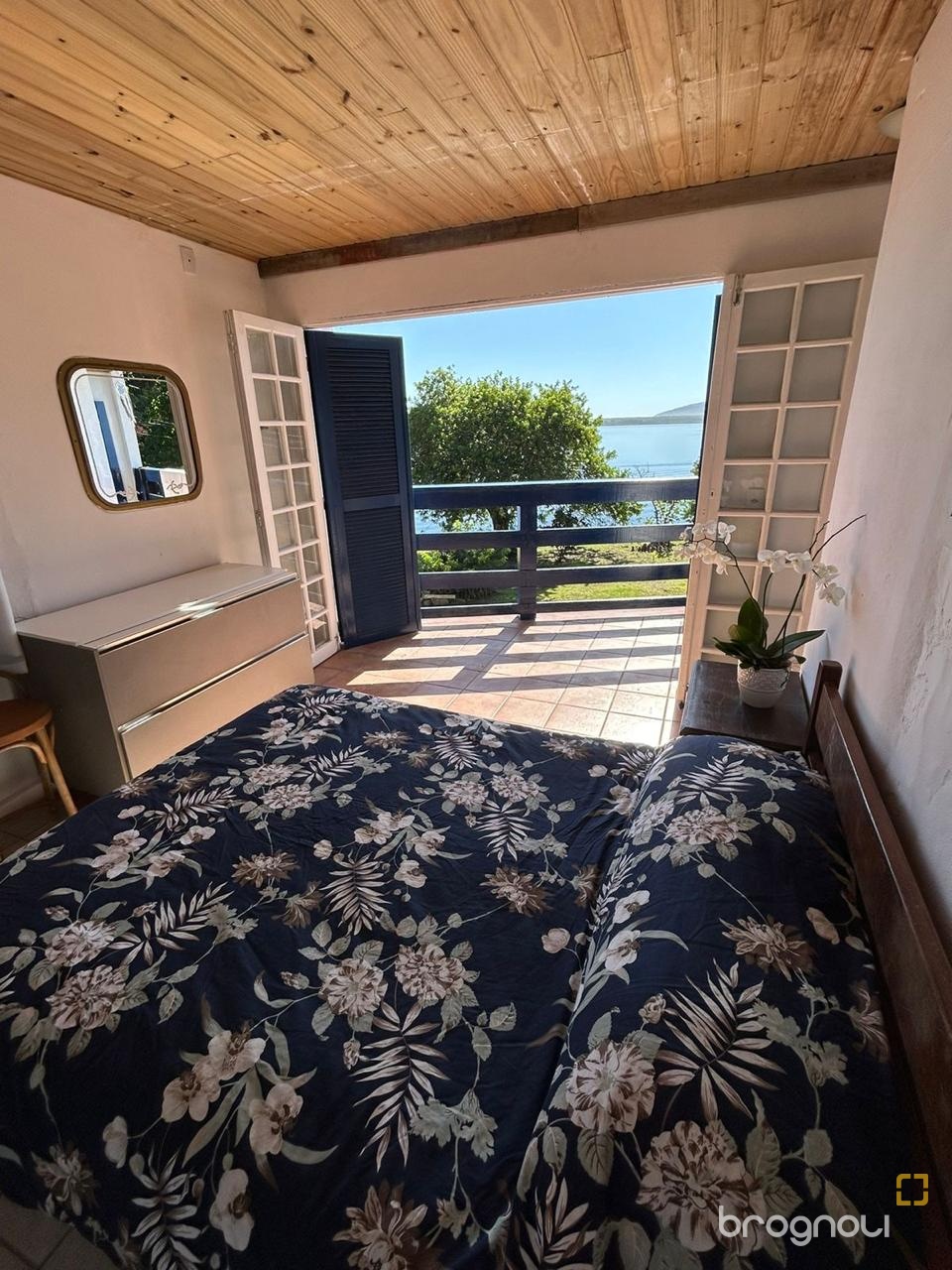 Casa com 100m², 2 quartos (sendo 1 suíte), no bairro Lagoa da Conceição em Florianópolis