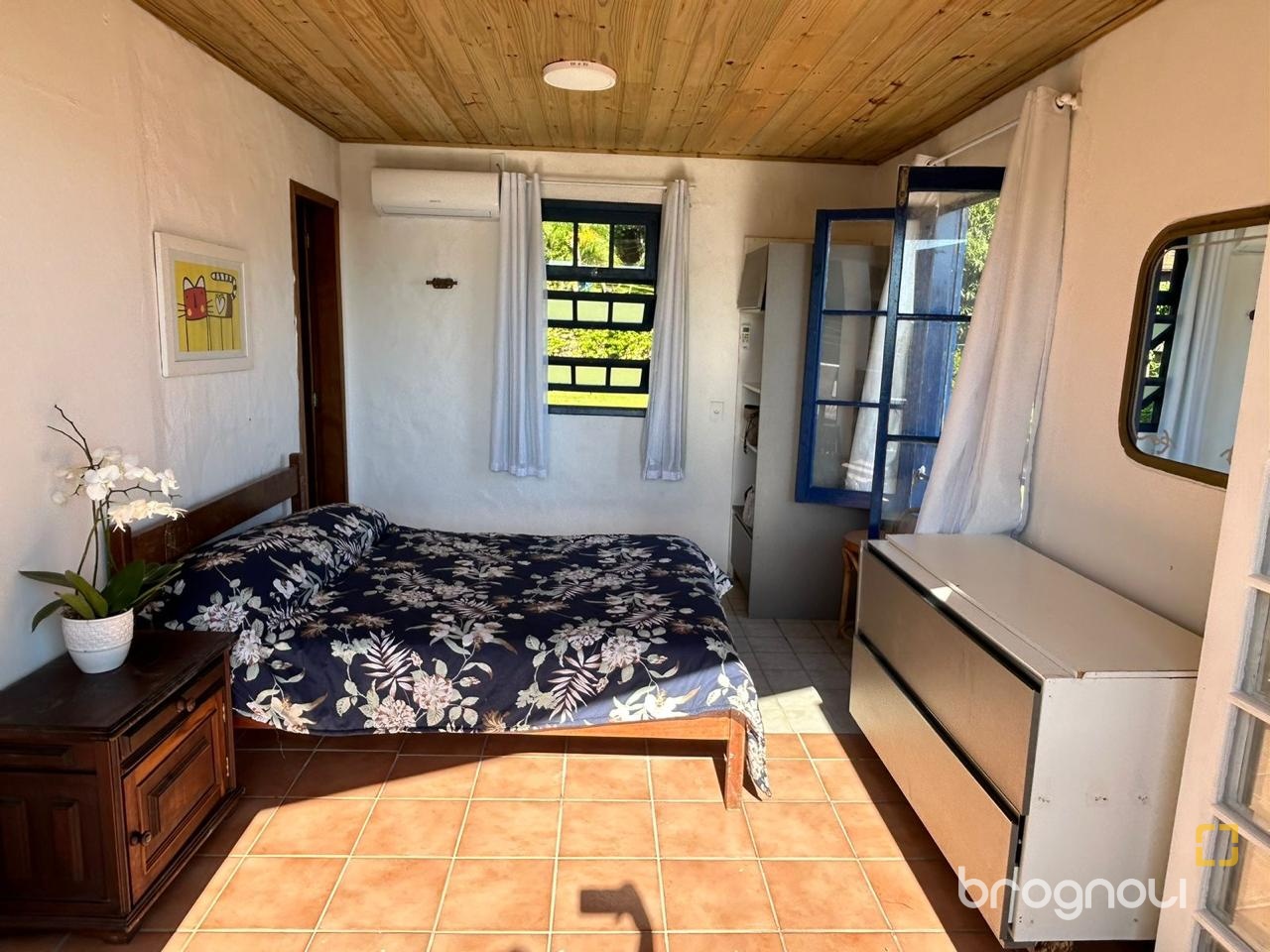 Casa com 100m², 2 quartos (sendo 1 suíte), no bairro Lagoa da Conceição em Florianópolis