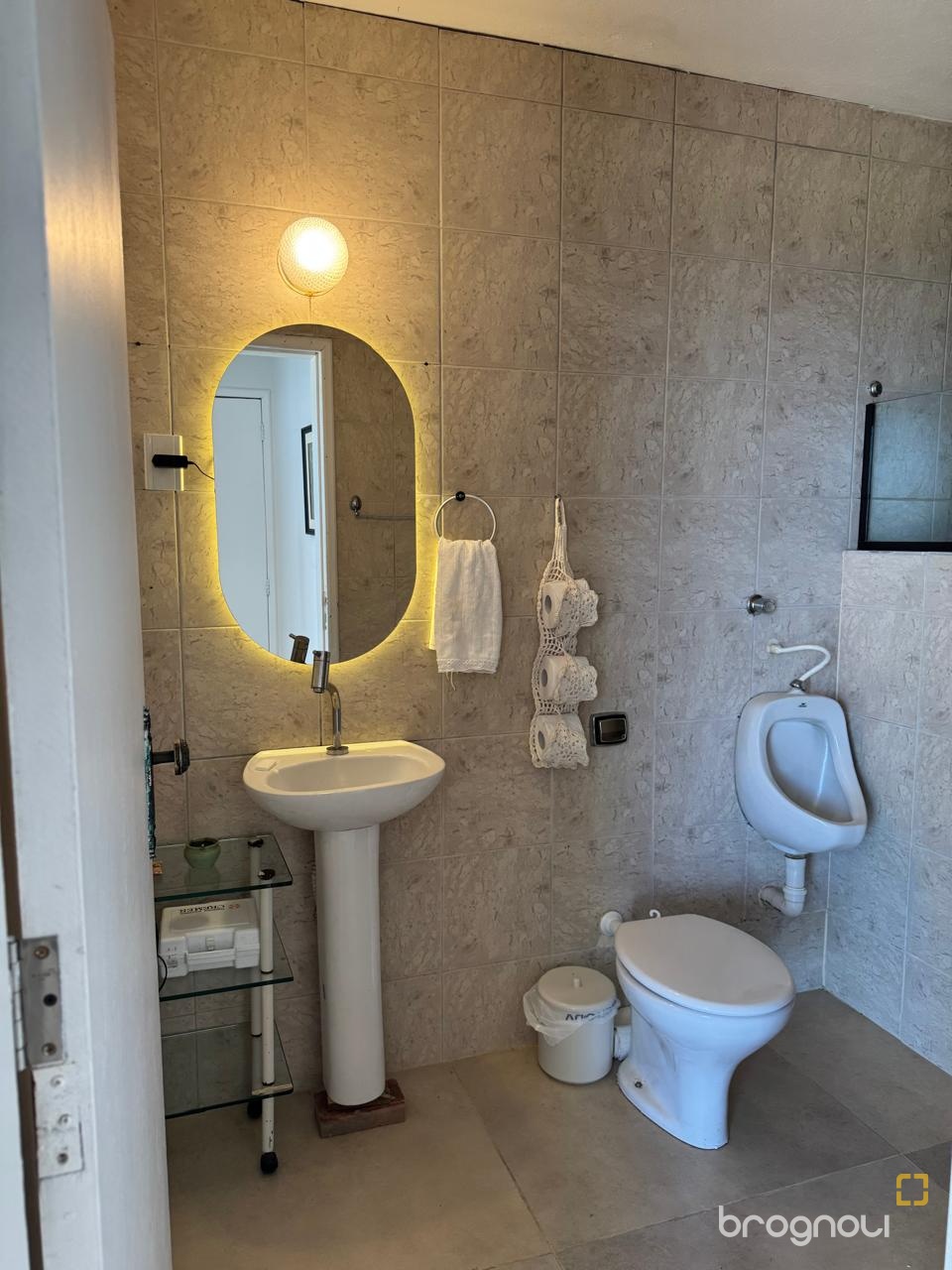 Casa com 100m², 2 quartos (sendo 1 suíte), no bairro Lagoa da Conceição em Florianópolis