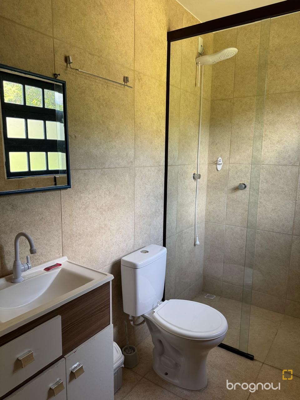 Casa com 100m², 2 quartos (sendo 1 suíte), no bairro Lagoa da Conceição em Florianópolis
