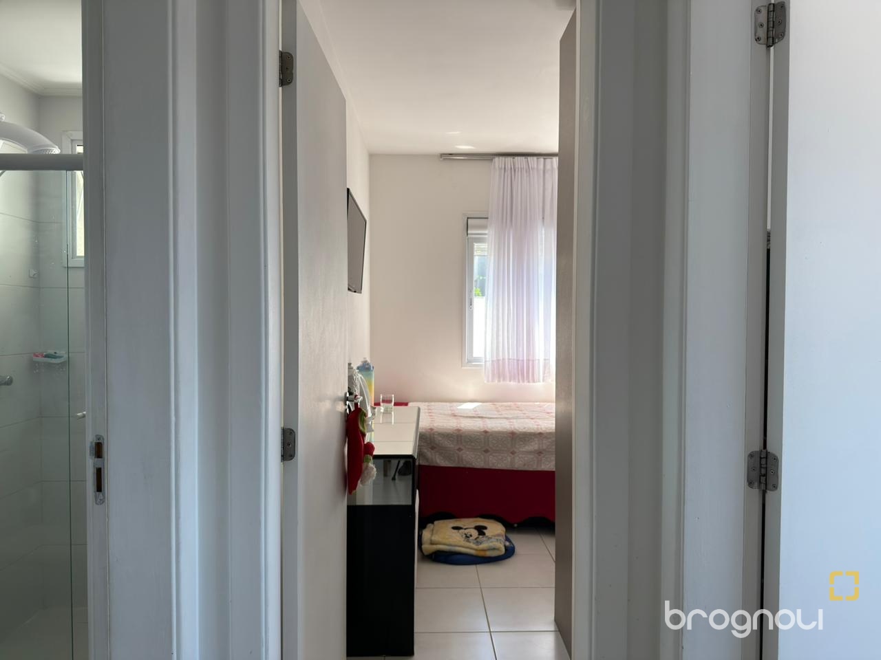 Apartamento com 62m², 2 quartos (sendo 1 suíte), 1 garagem, no bairro Coqueiros em Florianópolis