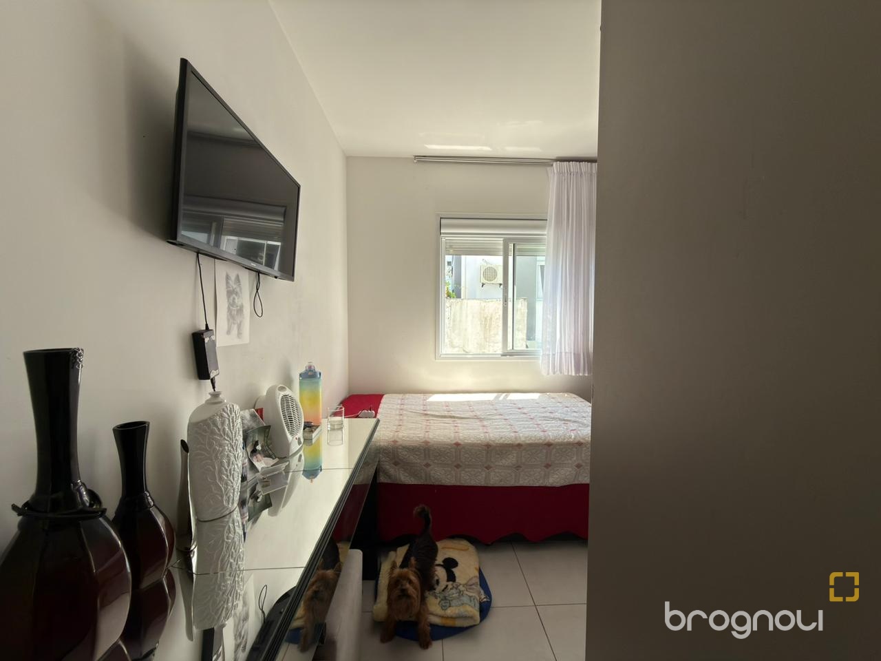 Apartamento com 62m², 2 quartos (sendo 1 suíte), 1 garagem, no bairro Coqueiros em Florianópolis