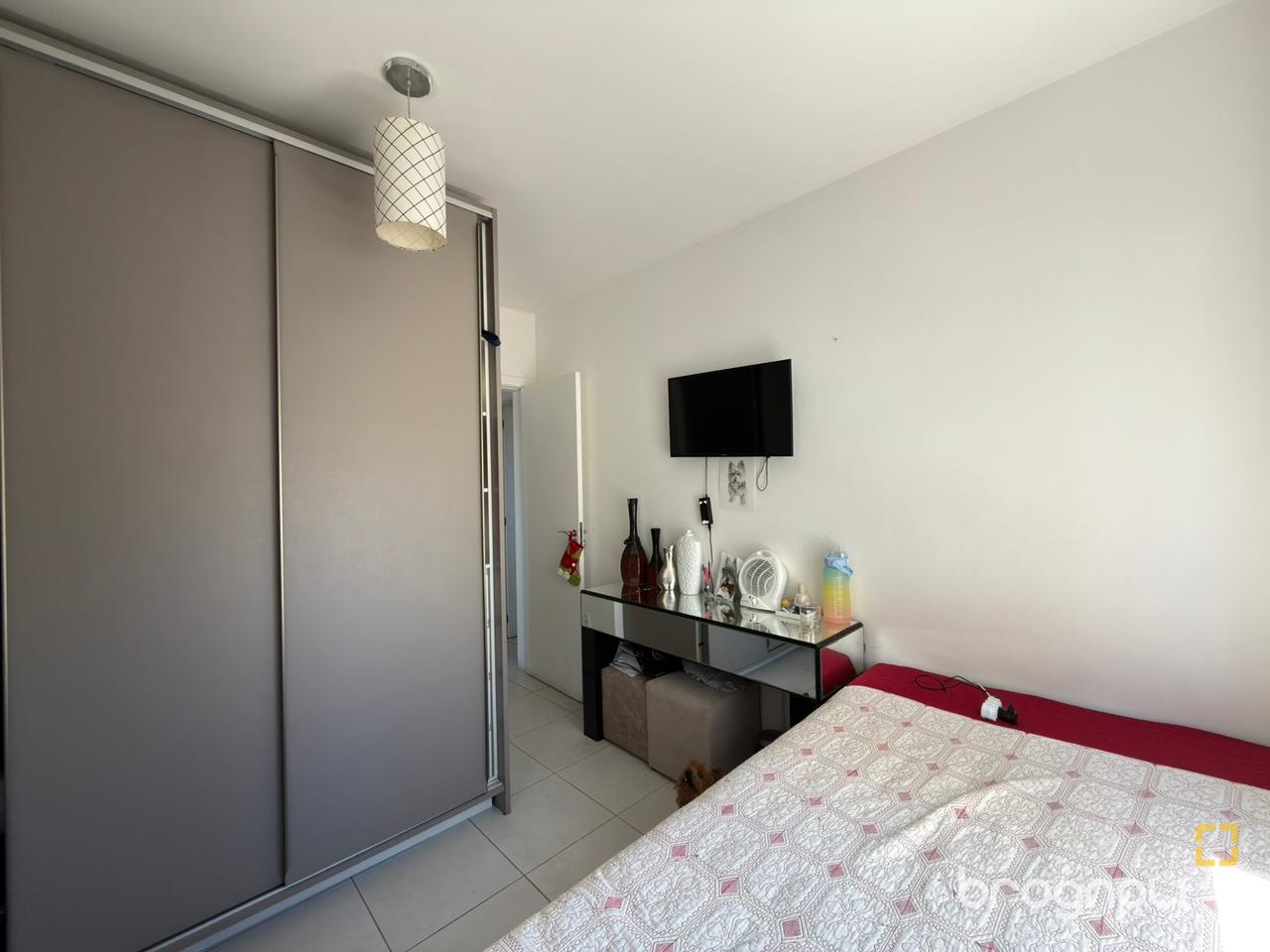 Apartamento com 62m², 2 quartos (sendo 1 suíte), 1 garagem, no bairro Coqueiros em Florianópolis