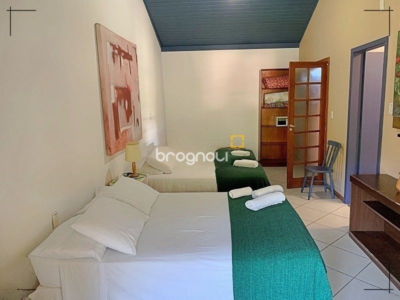 Hotel com 1000m², 15 quartos (sendo 15 suítes), no bairro Lagoa da Conceição em Florianópolis