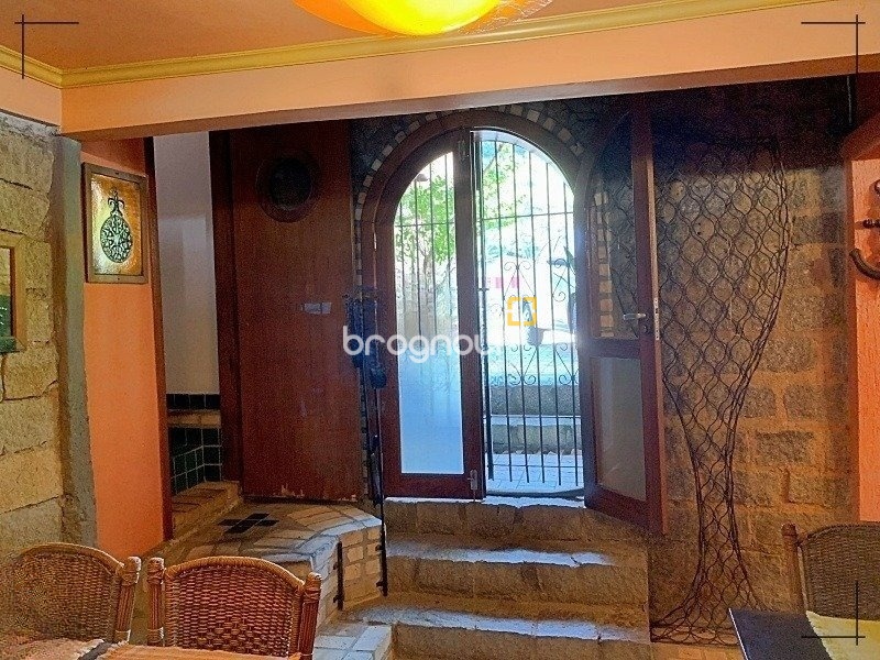 Hotel com 1000m², 15 quartos (sendo 15 suítes), no bairro Lagoa da Conceição em Florianópolis