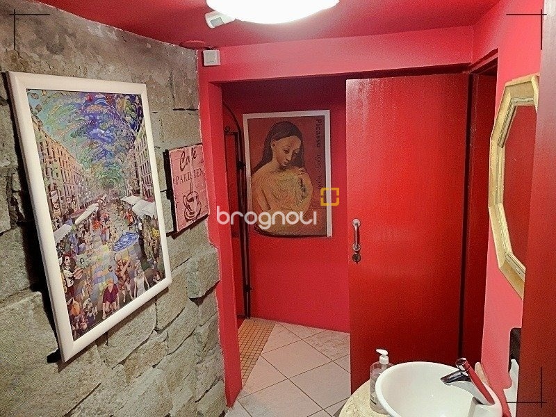Hotel com 1000m², 15 quartos (sendo 15 suítes), no bairro Lagoa da Conceição em Florianópolis
