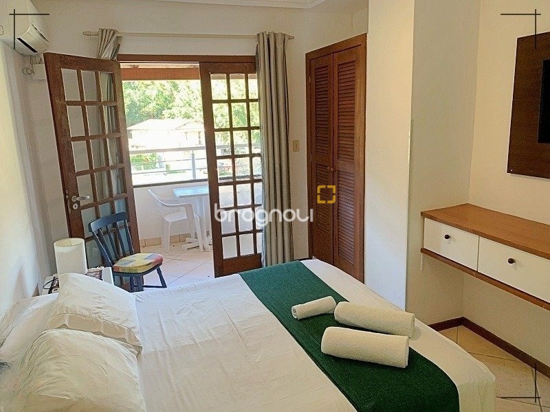Hotel com 1000m², 15 quartos (sendo 15 suítes), no bairro Lagoa da Conceição em Florianópolis