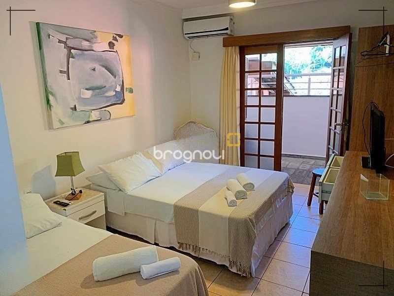 Hotel com 1000m², 15 quartos (sendo 15 suítes), no bairro Lagoa da Conceição em Florianópolis