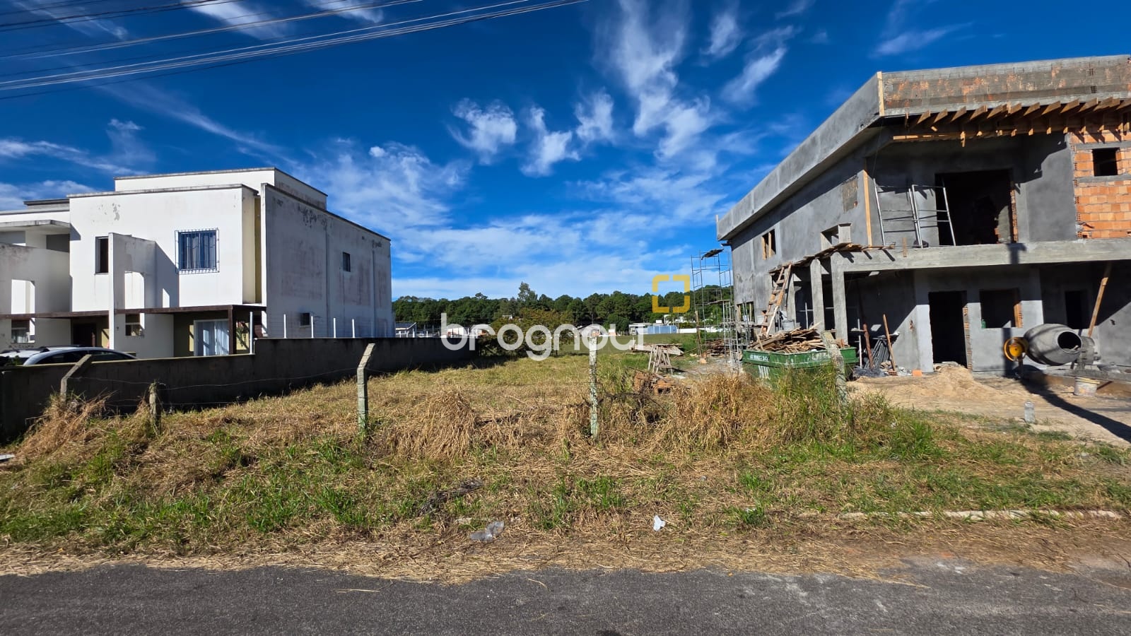 Terreno com 450m², no bairro São João do Rio Vermelho em Florianópolis