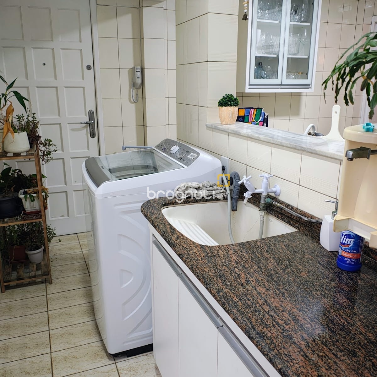 Apartamento com 116m², 3 quartos (sendo 1 suíte), 1 garagem, no bairro Coqueiros em Florianópolis