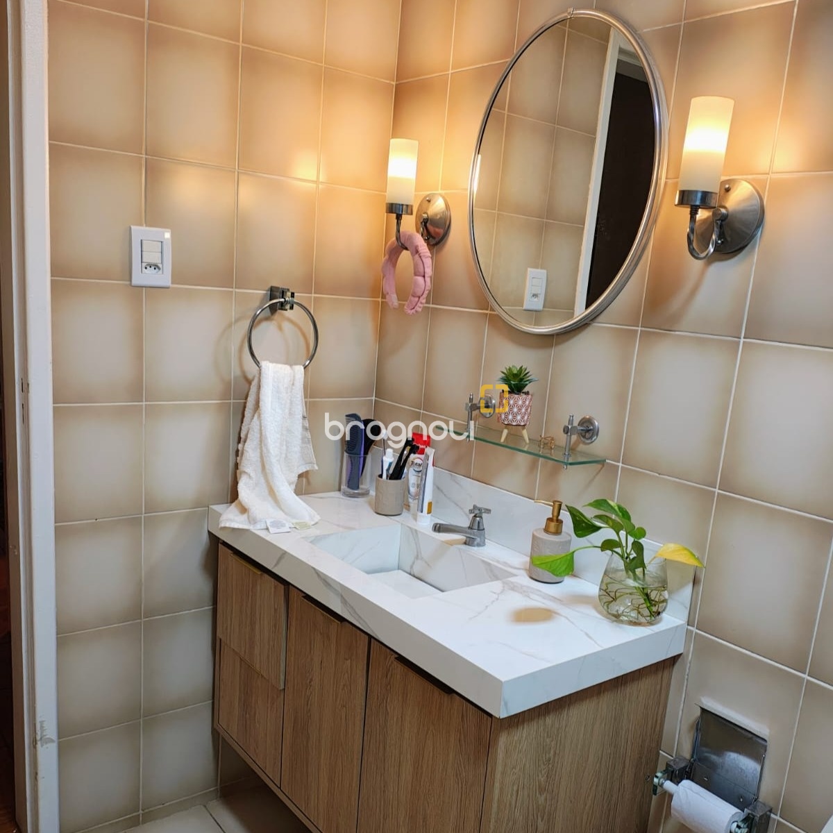 Apartamento com 116m², 3 quartos (sendo 1 suíte), 1 garagem, no bairro Coqueiros em Florianópolis