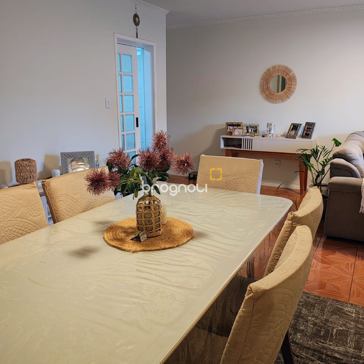 Apartamento com 116m², 3 quartos (sendo 1 suíte), 1 garagem, no bairro Coqueiros em Florianópolis