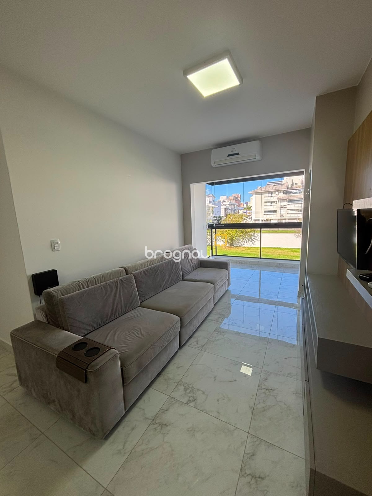 Apartamento com 75m², 2 quartos, 1 garagem, no bairro Ingleses do Rio Vermelho em Florianópolis