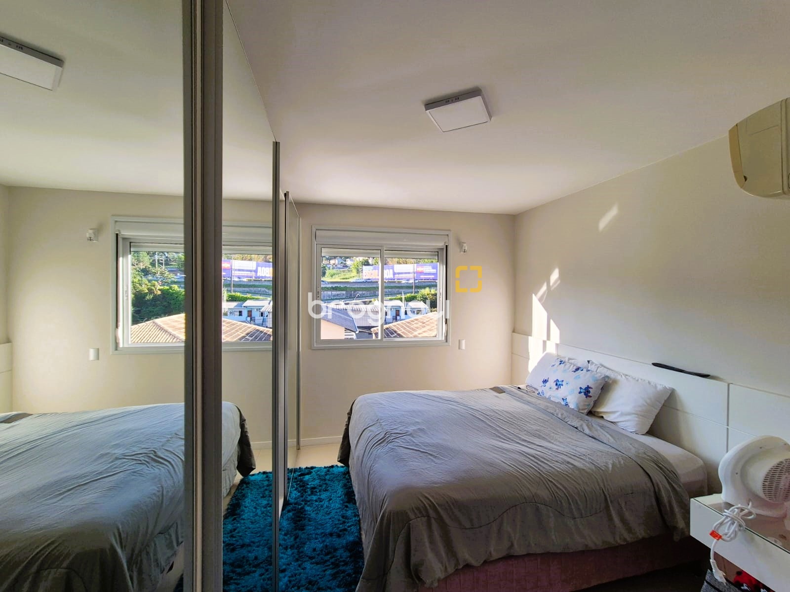 Apartamento com 88m², 2 quartos (sendo 1 suíte), 1 garagem, no bairro Praia Comprida em São José