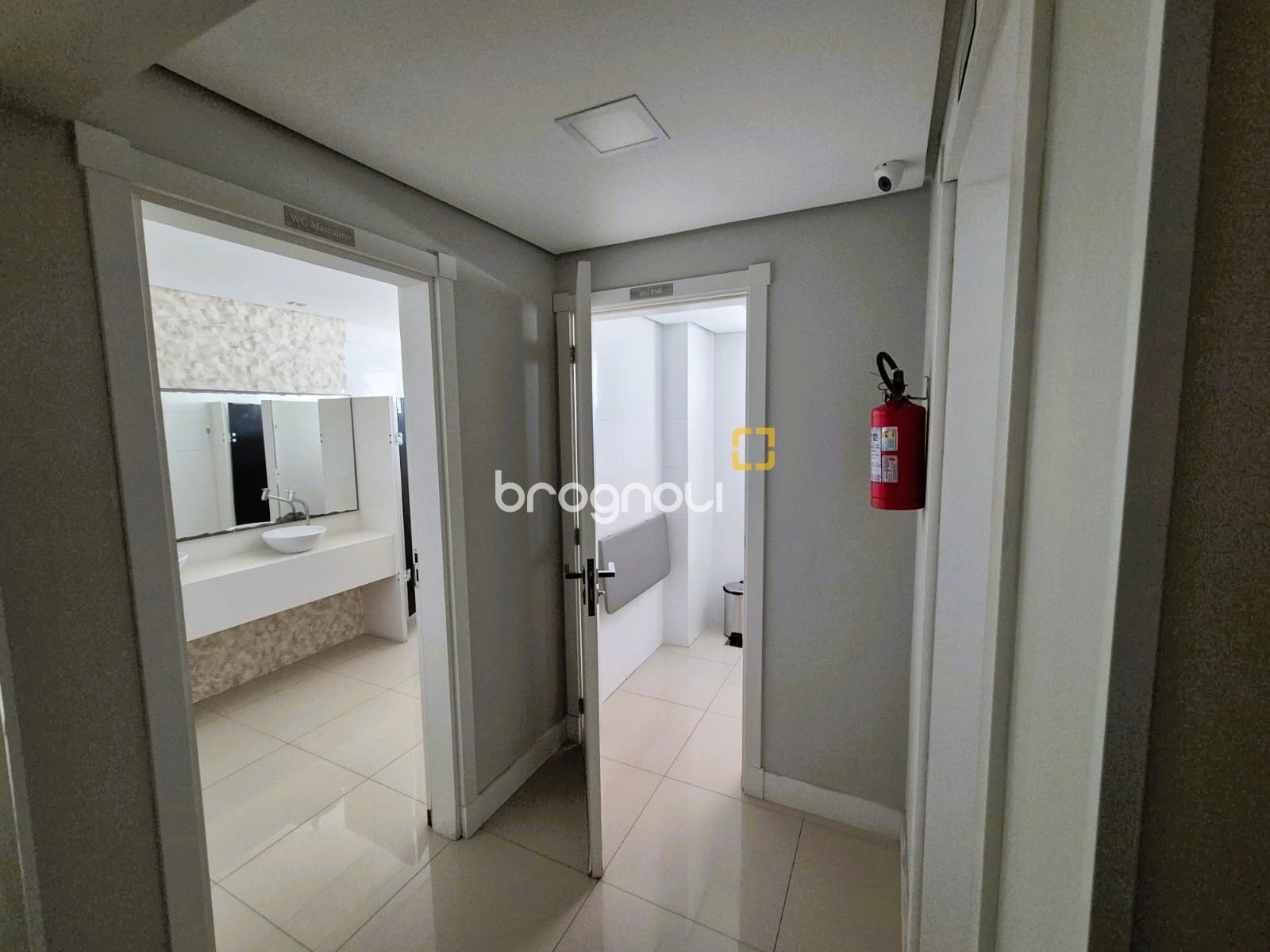 Apartamento com 88m², 2 quartos (sendo 1 suíte), 1 garagem, no bairro Praia Comprida em São José