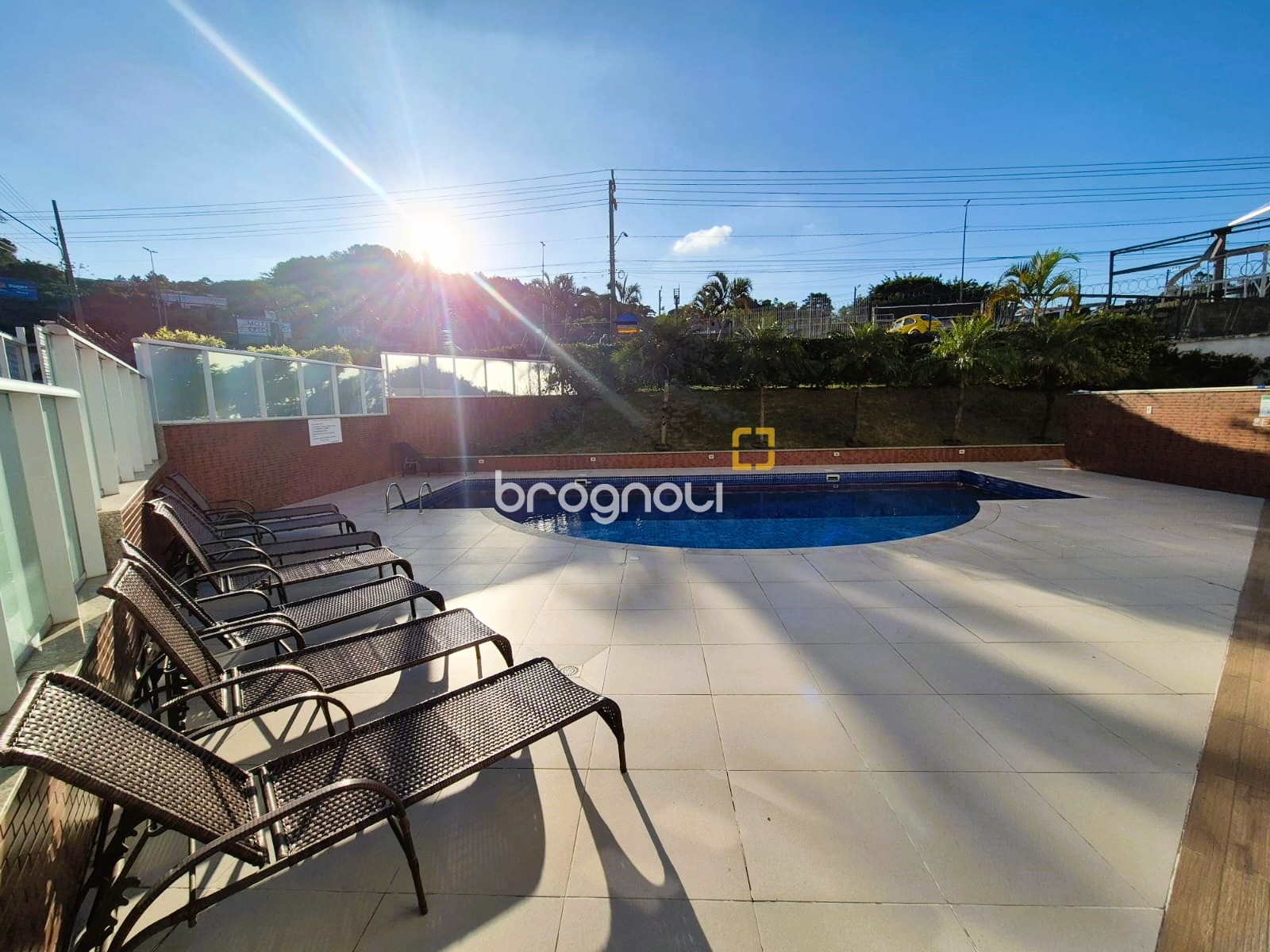 Apartamento com 88m², 2 quartos (sendo 1 suíte), 1 garagem, no bairro Praia Comprida em São José